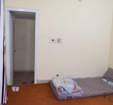 boys-hostel-single-floor-bed